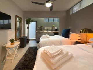ThirtyTwoB on Salmon Bay - Ballito - 4