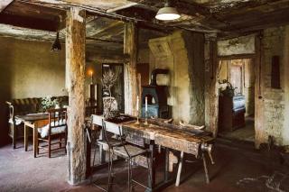 Charming Schoolhouse Apartment In Rensow - 0