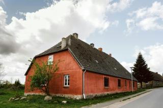 Charming Schoolhouse Apartment In Rensow - 9
