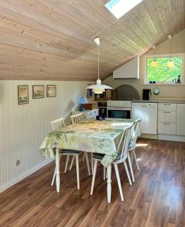 Family Cabin By The Calm Waters Of Limfjord - 8