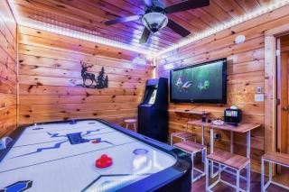 Firefly Dream - Smoky Escape Getaway with Theater, Firepit & Pool Table - 5