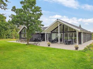 Luxury Pool Retreat in Henne - By Traum Ferienwohnungen - 9