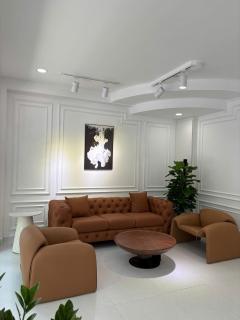 Royal Crown Hotel - 0