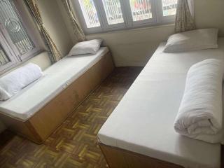 Town Top Hotel & Resturant - - 2