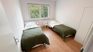 Monteurwohnungen mit TV, Internet, Parkplatz, Waschmaschine, Küche, Balkon, Restaurants und Supermarkt - Halle an der Saale - 3