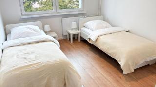 Monteurwohnungen mit TV, Internet, Parkplatz, Waschmaschine, Küche, Balkon, Restaurants und Supermarkt - Halle an der Saale - 8