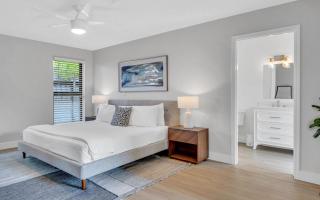 Open Concept Bungalow Beach Proximity Lush Neighborhood Pearl Key - 7