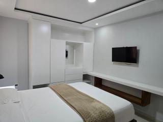 Kingston Horizon Retreat - 0