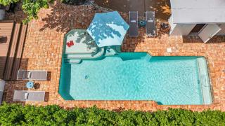 TWO houses ONE Property Game Room Heated Pool 2 Hot Tubs STEPS from Beach RESlDENCES - 9