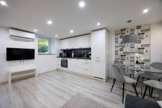 Central Cozy Apartment next to Fashion St - 3