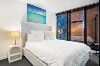 Designer 2BR I CBD Living I Free Parking I Sauna - 9