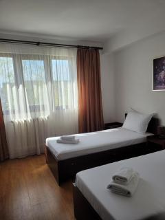 Hotel Dacor - 9
