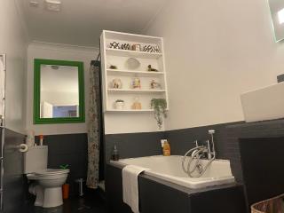 Eclectic Beach Basement - Brighton & Hove - 8