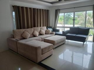 Hillside 3 Bedroom Vacation Home with Pool - 8