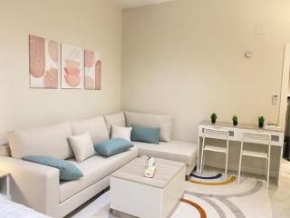 LP137-2 Pink Butterfly Studio In Almalaz - Riyadh - 1