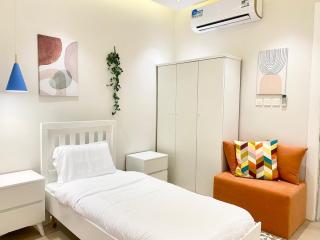 LP137-3 Luxury 3 BR Apartment Alyasmeen - 3