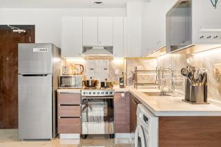 FIRST CLASS 1BR Luxe Living in Jewelz - 9