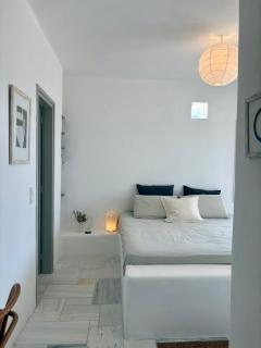 AVRA, a serene Cycladic villa with private pool overlooking the Aegean Sea - Mpatsi (Batsi) - 3