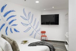 2 rooms apt with Bomb Shelter M6 steps from Beach - 1