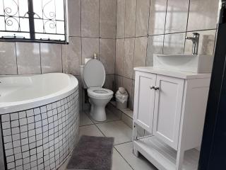 Genesis Guesthouze - Bela-Bela - 9