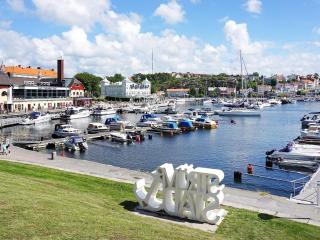 2 person holiday home in STRÖMSTAD-By Traum - Strömstad - 1