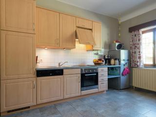 Spacious holiday home with large garden - 5