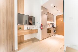Modern Studio with Huge Balcony, Near Dubai Canal and Mins to Downtown Dubai, Fawad Azizi Residence, Al Jaddaf by Deluxe Holiday Homes - 8