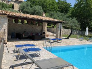 Gorgeous Mansion in Ripabottoni with Swimming Pool - 9