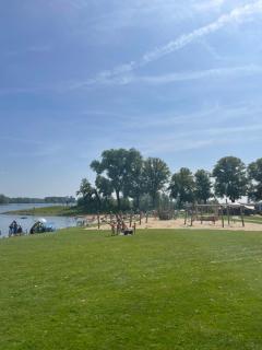 Chalet am See in Holland - Lathum - 8