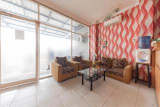 RedDoorz at HSP Guest House Samarinda - Samarinda - 6