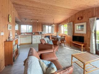 The Hut Hotel - 3