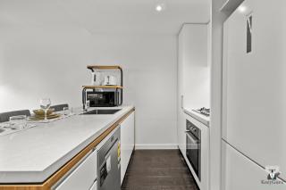 KozyGuru | Fortitude Valley | Stylish City Pad - 2