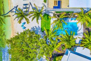 Private Beach Ocean Front Oasis Pickleball court Heated Pool Designated Paradise Key - 5