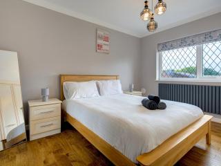 Pass the Keys Modern Comfortable Home with parking - Handforth - 8