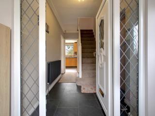 Pass the Keys Modern Comfortable Home with parking - Handforth - 5