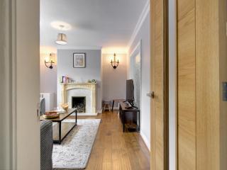 Pass the Keys Modern Comfortable Home with parking - Handforth - 1