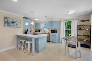 Palm Trees and Manatees - 6