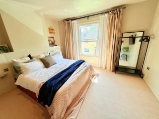 Ultra Modern Central City House - Bristol - 6