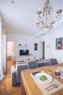 Eclectic 2BR with shared terrace perfect getaway - Gibraltar - 9