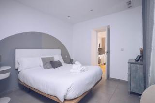 Eclectic 2BR with shared terrace perfect getaway - Gibraltar - 6