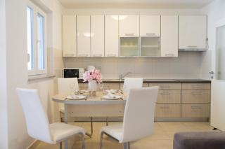 Mile Starigrad - Book your next cozy vacation - 7