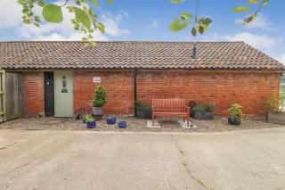 Charming dog friendly cottage in rural Suffolk - 9