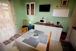 Large Terrace two blocks from the beach - 6