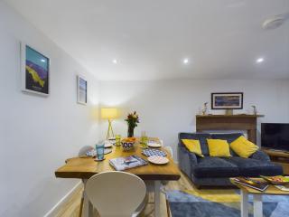 Woodmans Cottage is centrally located in the market town of Penrith, only 15 minutes from Lake Ullswater - 2