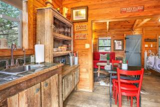 Cozy Cabin - 4