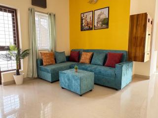 Yana 3Bhk Apartment WiFi AC Smart Tv Kitchen - 2