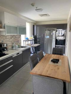 Sky-High 1BR 30 Floor Spa,Gym Cevahir Tower A - Skopje - 7