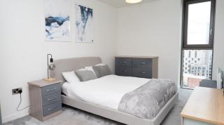 Luxurious Apartment with Pool, Gym & Spa - Manchester - 1