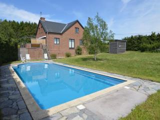 Modern Stay with Hot Tub - Felenne - 5