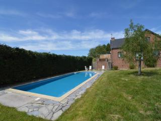 Modern Stay with Hot Tub - Felenne - 2